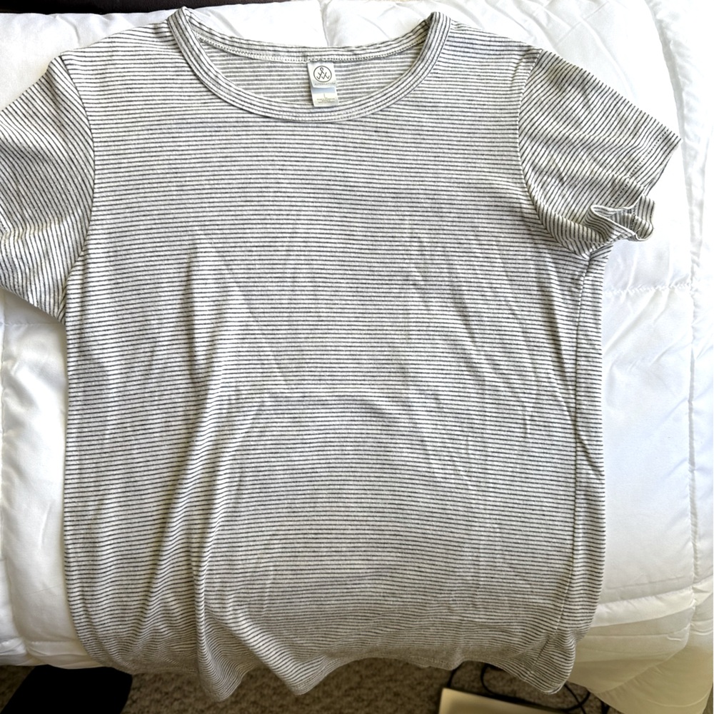 New Alternative Apparel short sleeve Tee. White & black stripes Size L